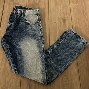 Gemrock Denim Men’s Jean’s


Color Blue

Size 38 34

New Condition